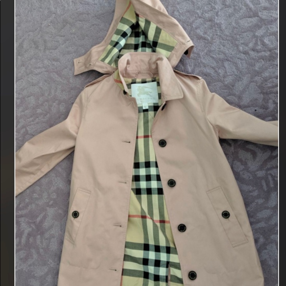 Pre -owned. Authentic Burberry Girls coat
